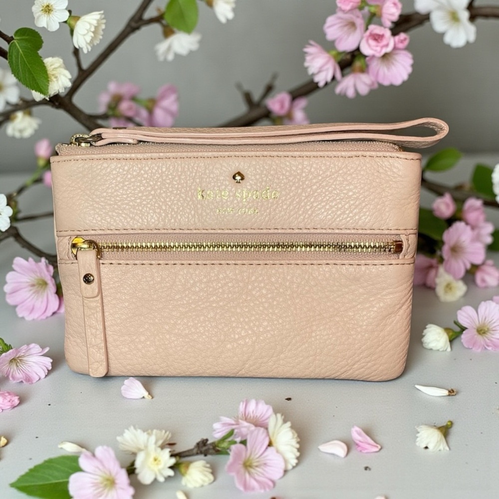 ♠️KATE SPADE♠️Pale Pink Cobble Hill Bee Wristlet/NWOT